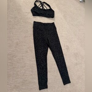 Victoria's Secret Dark Leopard Print Sports Bra (M)/ Leggings (6) Set